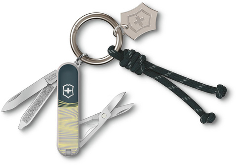 Нож-брелок Victorinox Classic SD New York Style, 58 мм, 7 функций, зеленый (подар.коробка) 0.6223.E223 от прозводителя Victorinox